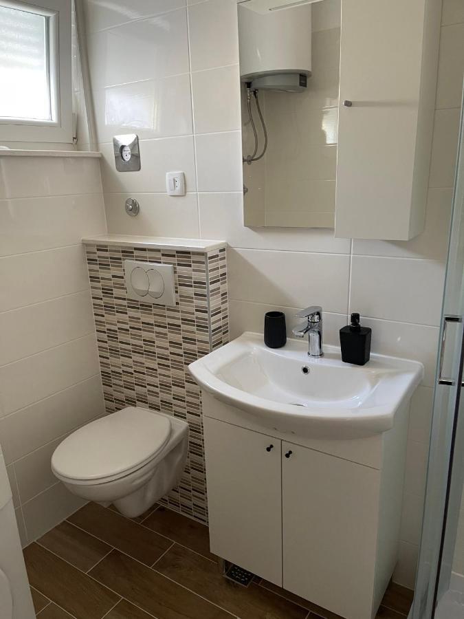 Апартаменты Apartman Solin 2, Parking Экстерьер фото